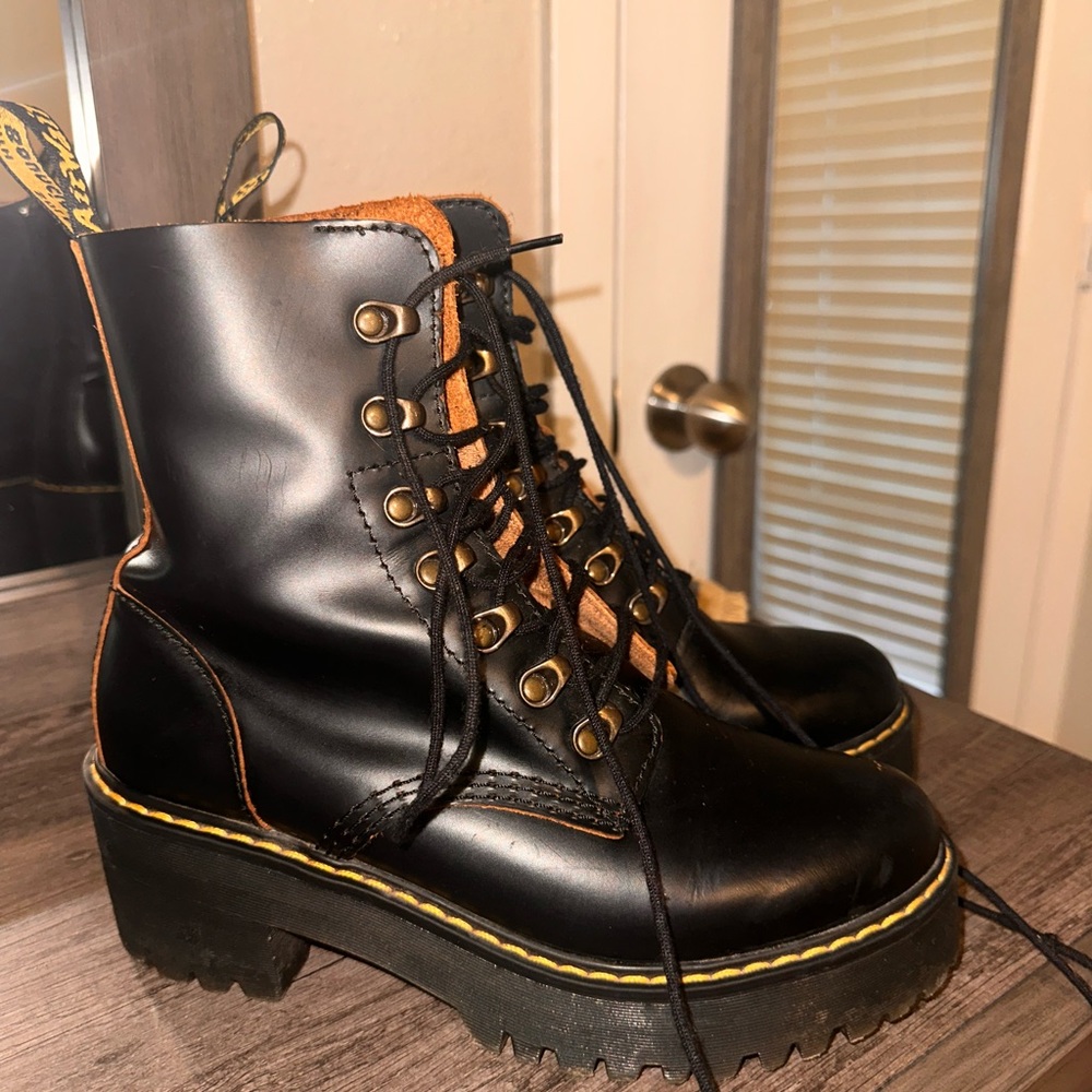 Dr Martens Leona Vintage Boots